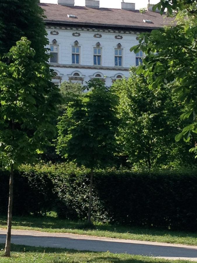 Augartenblick Penthaus 14 - Blick Zum Riesenrad Vienna Luaran gambar